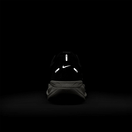 Кроссовки NIKE W VOMERO 18