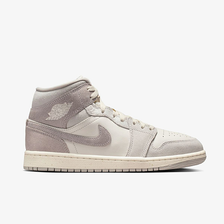 Кроссовки WMNS AIR JORDAN 1 MID SE