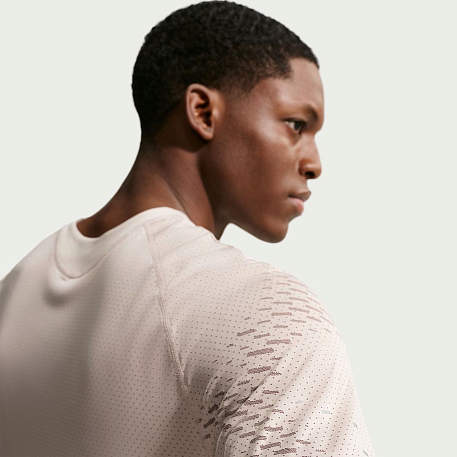 Футболка NIKE M NK DFADV STRIDE NVLTY SS TOP