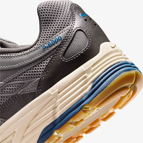 Кроссовки NIKE P-6000