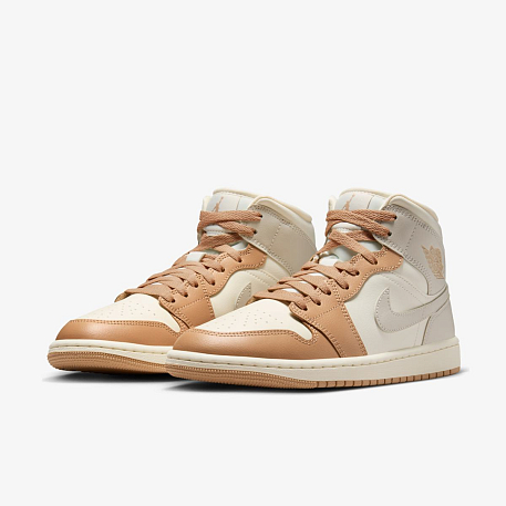 Кроссовки WMNS AIR JORDAN 1 MID