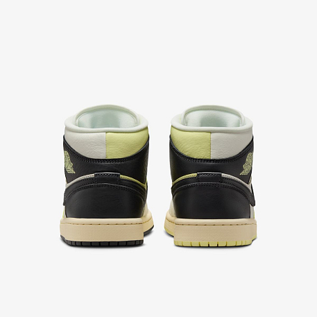 Кроссовки WMNS AIR JORDAN 1 MID SE