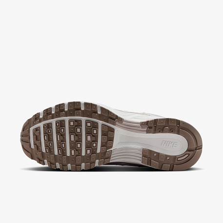 Кроссовки NIKE W P-6000