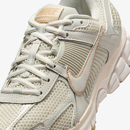 Кроссовки NIKE W ZOOM VOMERO 5