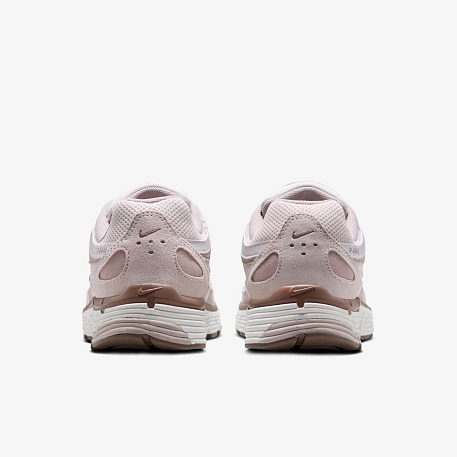 Кроссовки NIKE W P-6000