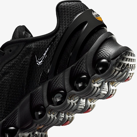 Кроссовки NIKE AIR MAX DN8