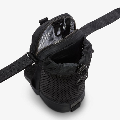 Сумка для бутылки NIKE TECH STATEMENT HYDRATION CARRIER BLACK/BLACK/BLACK OSFM