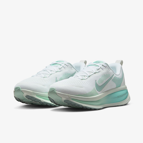 Кроссовки NIKE W VOMERO 18