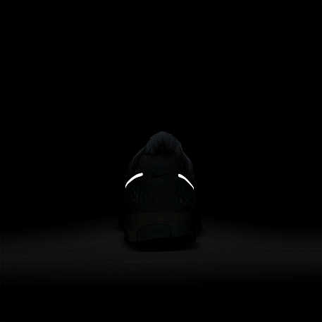 Кроссовки NIKE ZOOM VOMERO 5