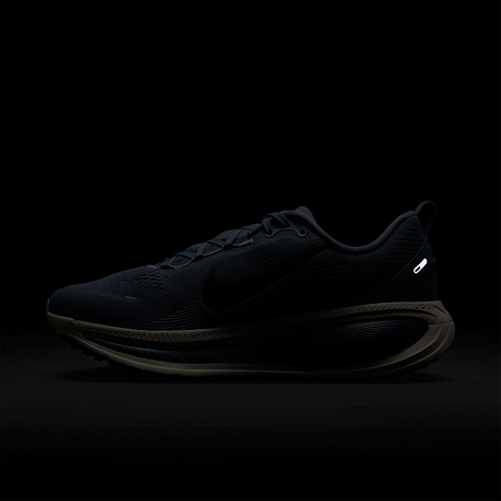 Кроссовки NIKE VOMERO 18