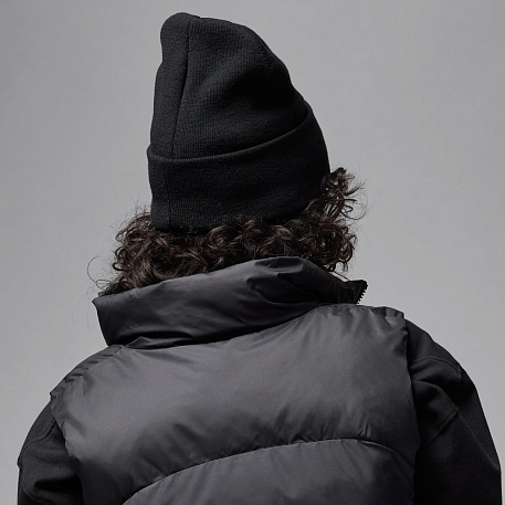 Шапка JORDAN U J PEAK BEANIE SATN LINED ESS