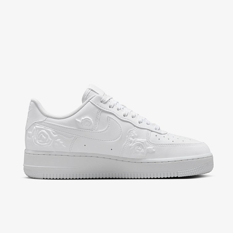Кроссовки NIKE WMNS AIR FORCE 1 07