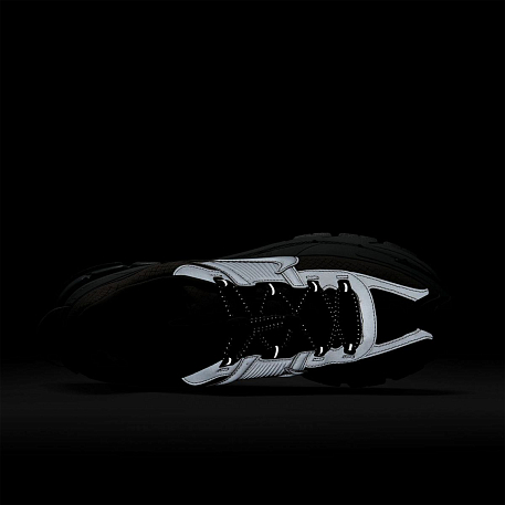 Кроссовки NIKE ZOOM VOMERO ROAM