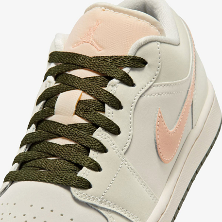 Кроссовки JORDAN WMNS AIR JORDAN 1 LOW