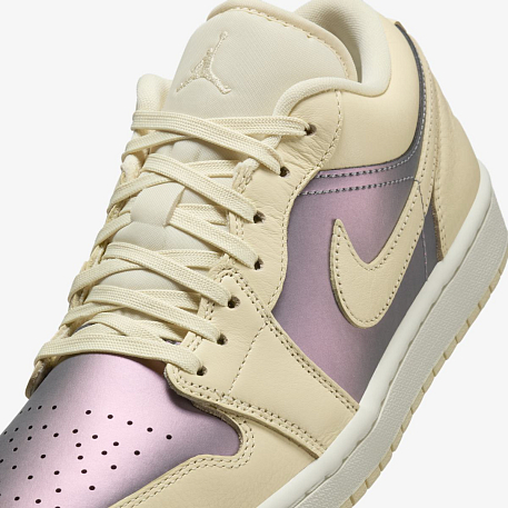 Кроссовки WMNS AIR JORDAN 1 LOW SE