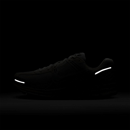Кроссовки NIKE ZOOM VOMERO 5