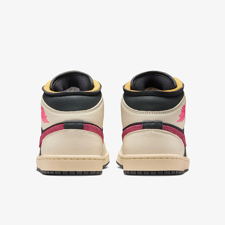 Кроссовки WMNS AIR JORDAN 1 MID SE EDG