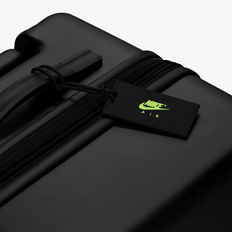 Чемодан NIKE NK 26IN HARDSHELL LUGGAGE