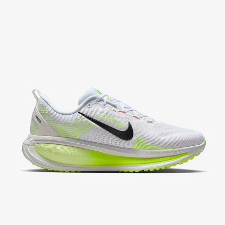 Кроссовки NIKE VOMERO 18
