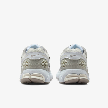 Кроссовки NIKE W ZOOM VOMERO 5