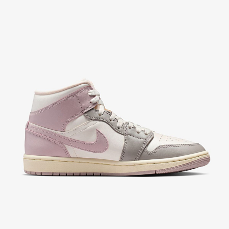 Кроссовки WMNS AIR JORDAN 1 MID