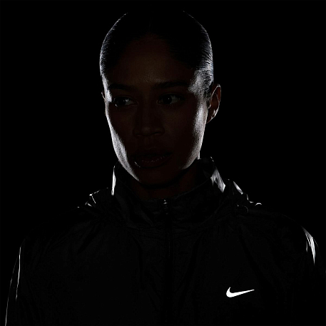 Ветровка NIKE W NK TEMPO REPEL JKT