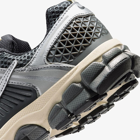 Кроссовки NIKE VOMERO 5 (GS)