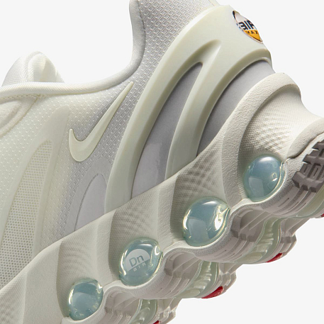 Кроссовки NIKE W AIR MAX DN8