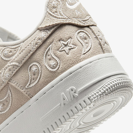 Кроссовки NIKE AIR FORCE 1 07 LV8