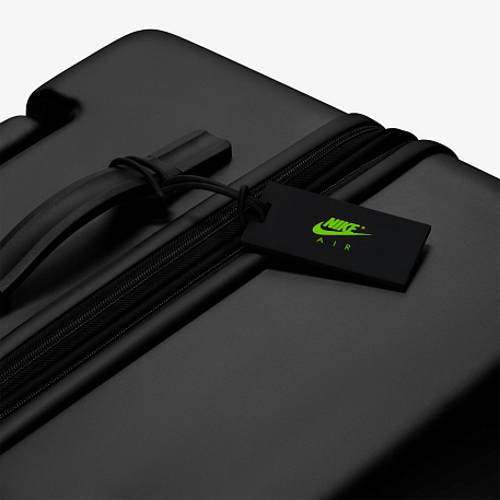 Чемодан NIKE NK 22IN HARDSHELL LUGGAGE